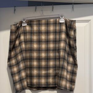 Old Navy Plaid skirt in Beige, Brown & Black